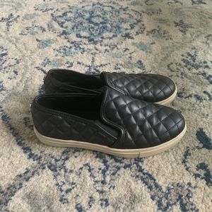 Steve Madden slip ons